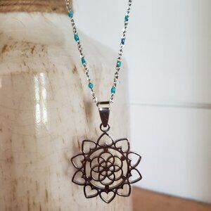 Boho flower necklace